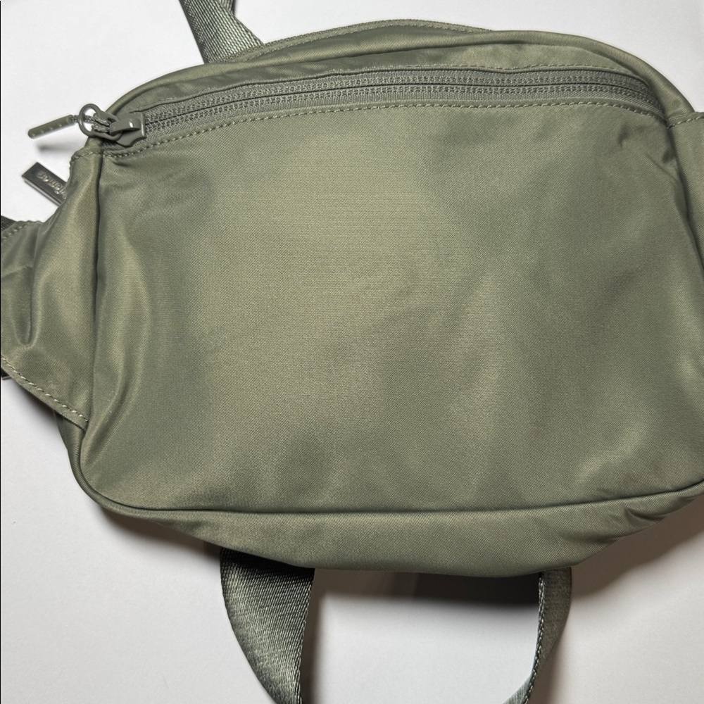 lululemon Everywhere Belt Bag LARGE 2 Liter Unisex - Picture 10 of 11